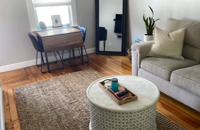 Cute townhouse in historic, coastal neighborhood