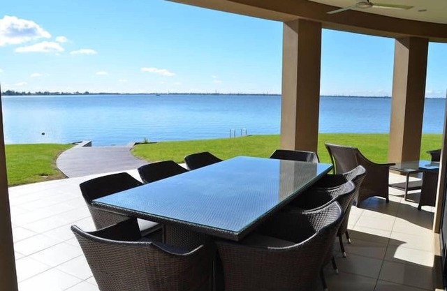 Cypress House directly on Lake Mulwala