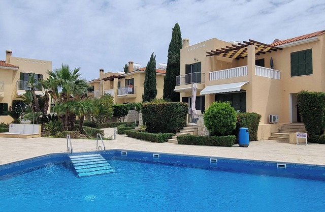Cyprus, 2 beds ensuite, pool, patios, wifi, parkin