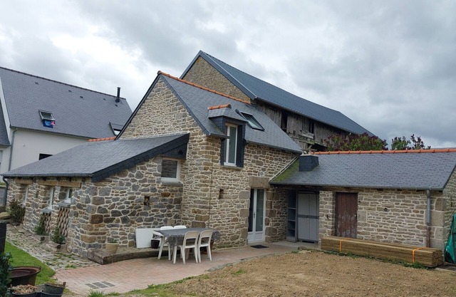 Dépendance de Charme au Calme Proche du Centre de Dinan