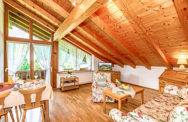 Dachstudio für 2 (Ferienwohnung ca. 46 m², max. 2+2 Personen, 1 Schafzimmer, Wohnküche, Balkon, WLAN, TV)