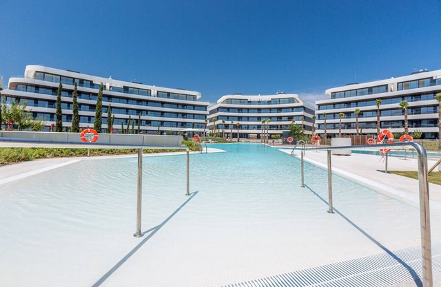 Dalí | Beachfront apartment in Torremolinos