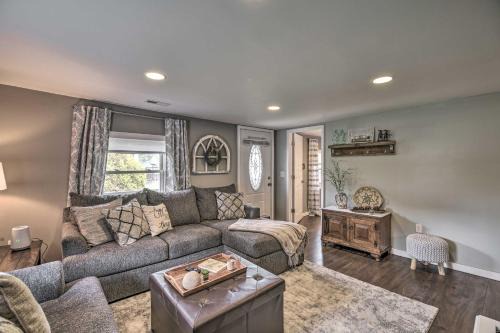 Damascus Cottage with Fire Pit - 1 Mi to Trails