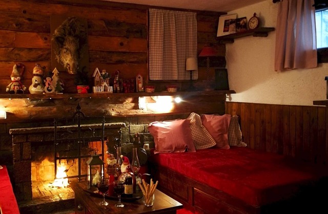 Dandy Villas Agoriani-Chalet Orelia-Fireplace-Up to 4 people