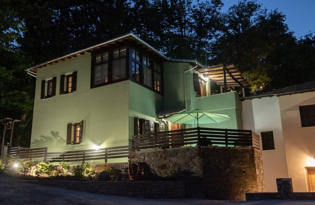 Dandy Villas Tsagkarada|Green Apple|Jacuzzi|SeaView