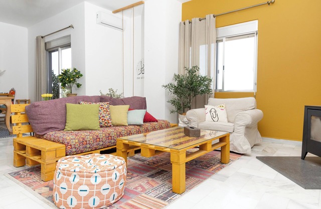 Dar Al Khattar. 4-bedroom apartment in Batroun with AC, WiFi. Enjoy your stay