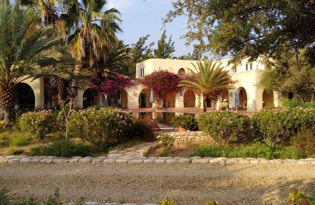 Dar Mamoune, in the argan forest of essaouira with staff