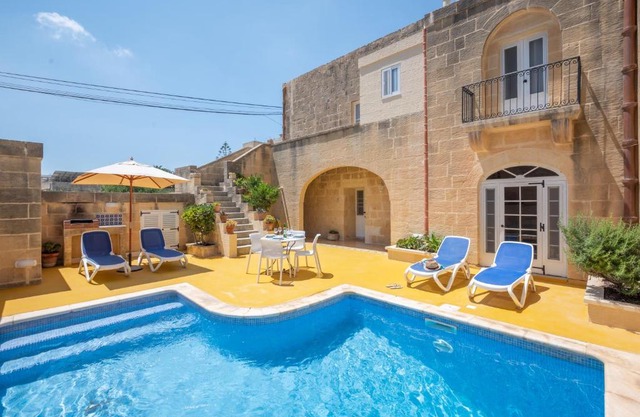 Dar ta' Betta Farmhouse with private pool