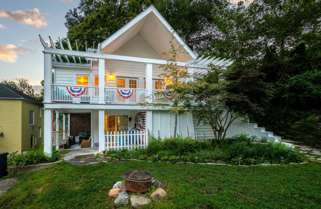 Darling Cottage steps from shores of Miller Beach