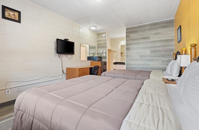 Dauphin Inn Express