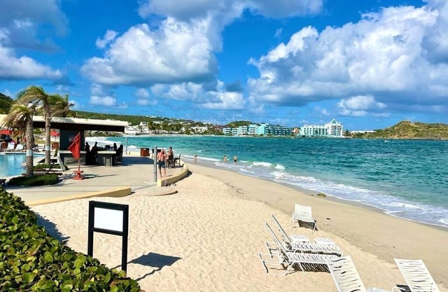 DawnBeach Club 4 Bed/4Bath Villa With Swimming Pool, Beach and Resorts Access.