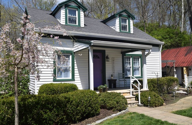Day's End Cottage: Peaceful, Charming & Clean. No cleaning fee!