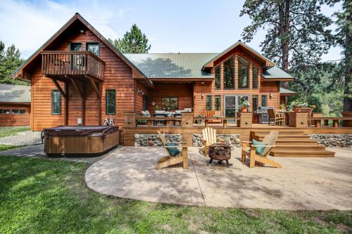 Day Trip to White Pass Luxe Cabin on Naches River