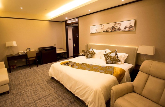 Days Hotel By Wyndham Wuhu Anqi