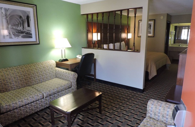 Days Inn by Wyndham Conover-Hickory