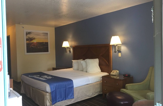 Days Inn by Wyndham Espanola