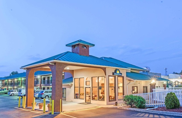 Days Inn by Wyndham Jackson