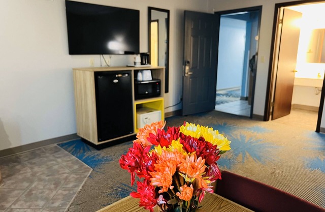 Days Inn by Wyndham Jamestown