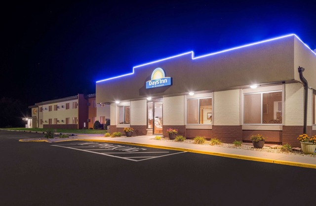 Days Inn by Wyndham Newton