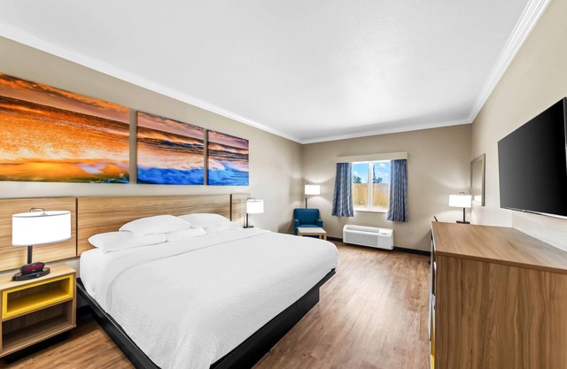 Days Inn by Wyndham Rockdale Texas