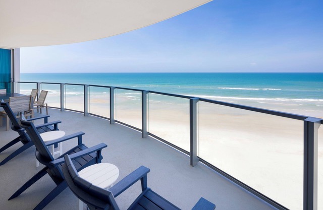 Daytona's Newest Oceanfront Resort! Max Beach Resort 3Bed, 3Bath ADA, Oceanfront