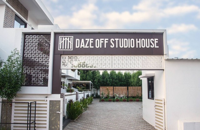 Daze Off Studio House