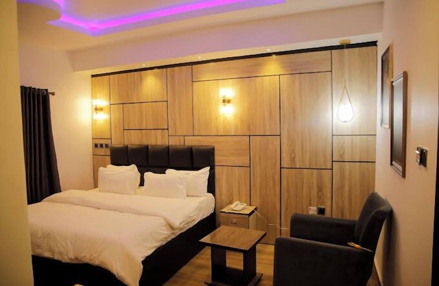 De Skywood Hotel and Suites