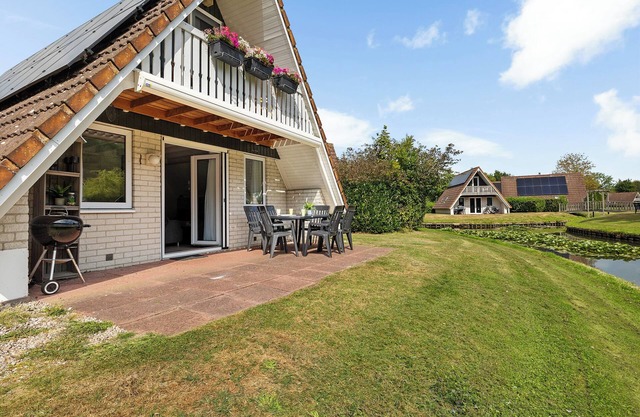 De Steenhoeve - 6 pers. vacation home at fishpond on vacation park 't Hooge Holt