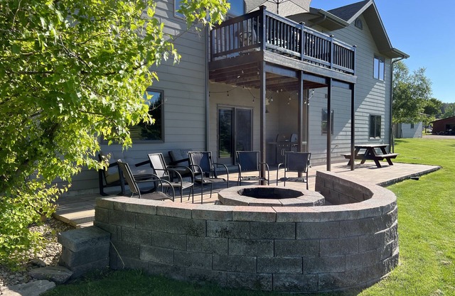 Deadwood & Sturgis 5 bedroom next to golf course