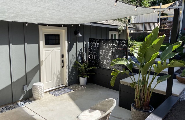 Dean's Garage: Car-Shop Themed Luxury Small Home, Central Auburn