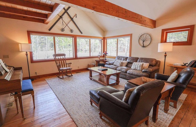 Deer Run Chalet - Alpine Style Retreat in Mazama