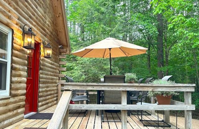 Deer Trail Lodge, Forest Lodge with Hot Tub, Firepit & Fireplace Minutes to Gore