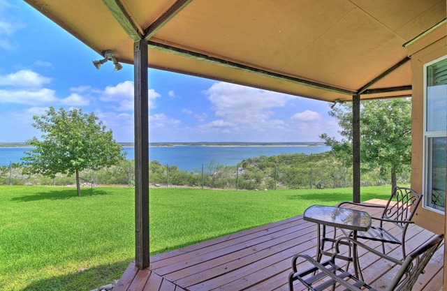 Del Rio Home w/Lake Access & Boat Storage!