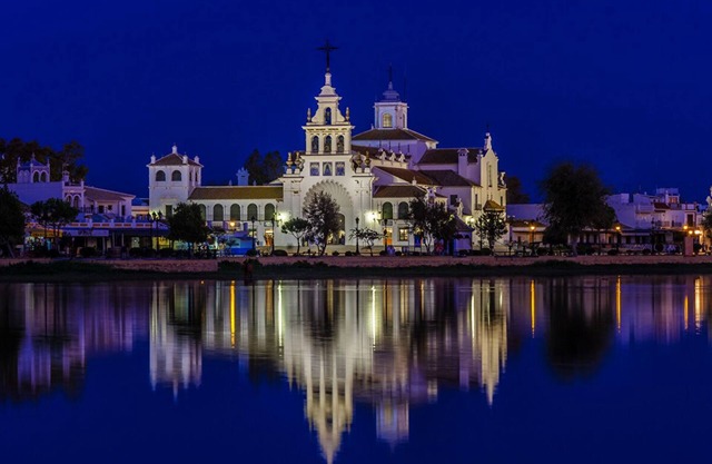 Delightful 4 bed house in beautiful woodland setting & private pool (sleeps 8+1)