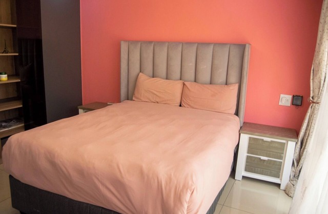 Delightful 4-bedroom apartment with AC in Phalaborwa