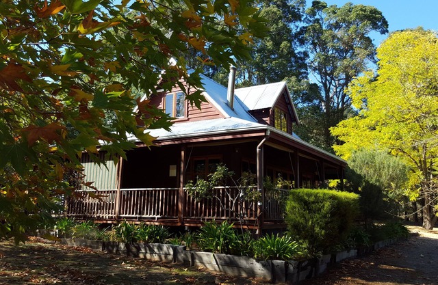 DELIGHTFUL Country Cottages with cedar spas- we're isolated and peaceful.