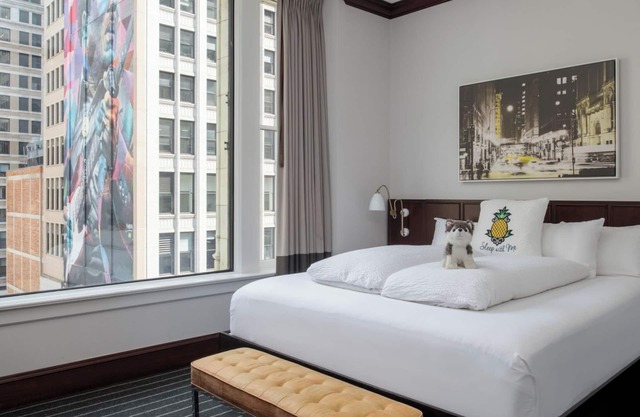 Delightful Room w/Whimsical Decor & Modern Amenities Near Magnificent Mile