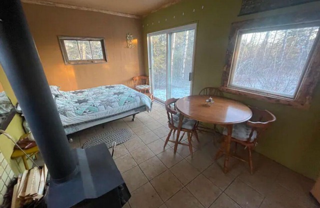 Delightful studio cabin near Pinantan Lake on 80 acres of land.
