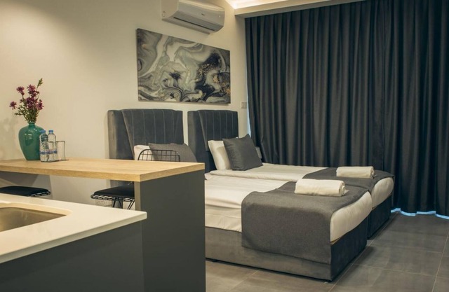 Delightful Studio Flat Close to the Beach with Shared Pool and Balcony in Iskele, Cyprus