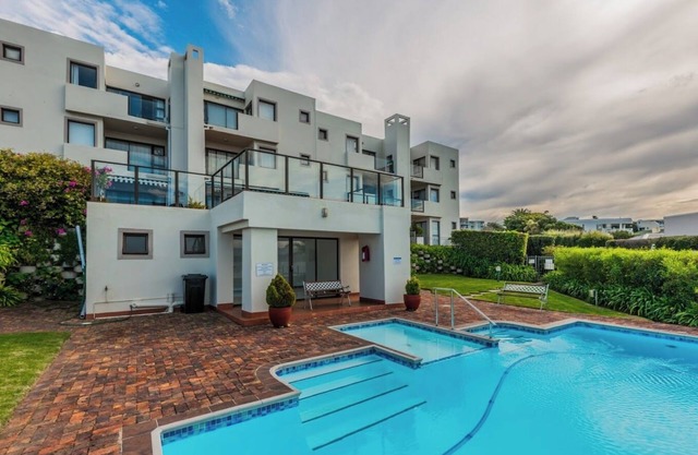 Delightful two-bedroom apartment with a pool in the heart of Plettenberg Bay