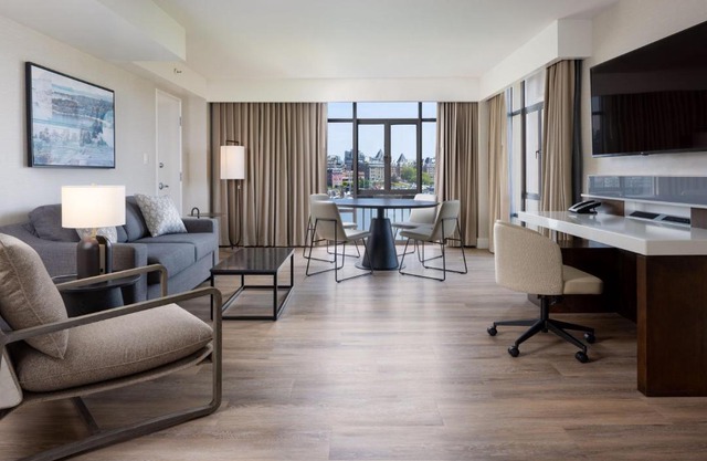 Delta Hotels by Marriott Victoria Ocean Pointe Resort