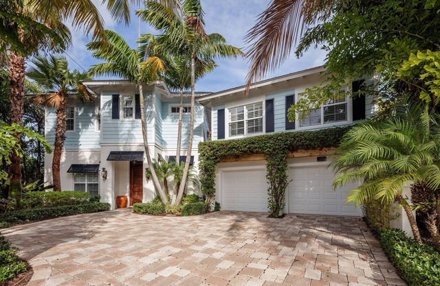 Deluxe Beachside Villa, Steps From The Ocean