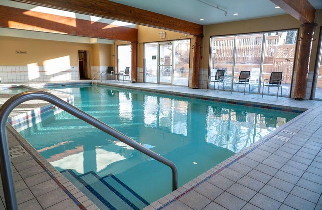 Deluxe, Bright, Spacious | Base of Tunnel Mountain