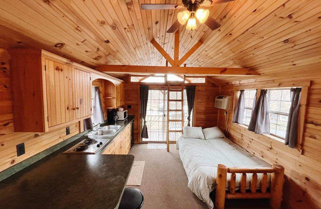 Deluxe Cabin6 Within Campground