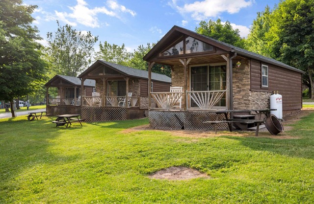 Deluxe Cabin7 Within Campground