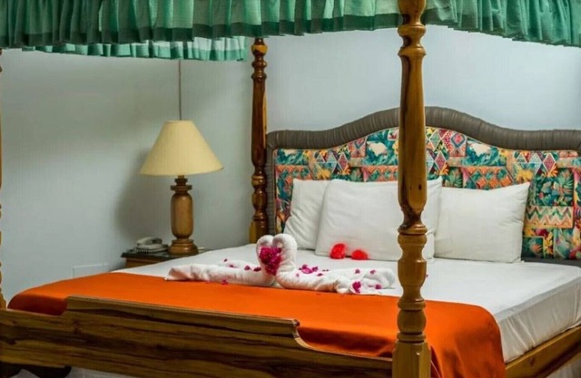 Deluxe Double Room, 1 King Bed, Garden View