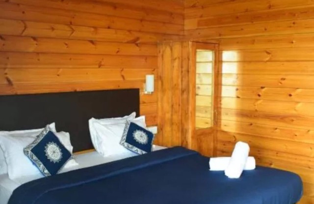 Deluxe Double Room with Side Sea View