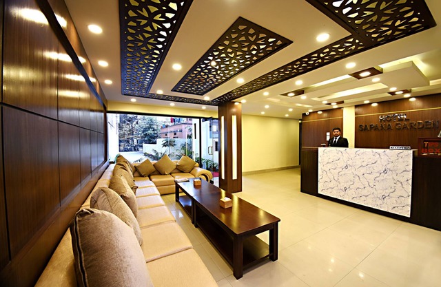 Deluxe Hotel with Garden, 2 minutes to the LOD disco