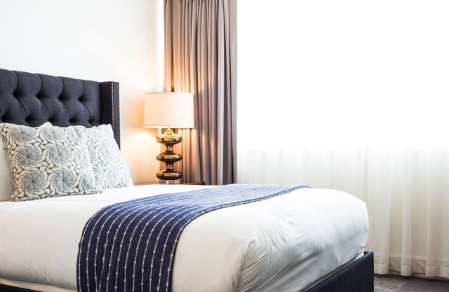 Deluxe King, Hotel Ella, Pool Access, Private Parking, Close to Capitol
