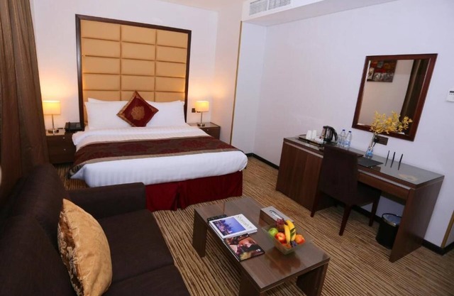 Deluxe King Room Near Sharjah Corniche